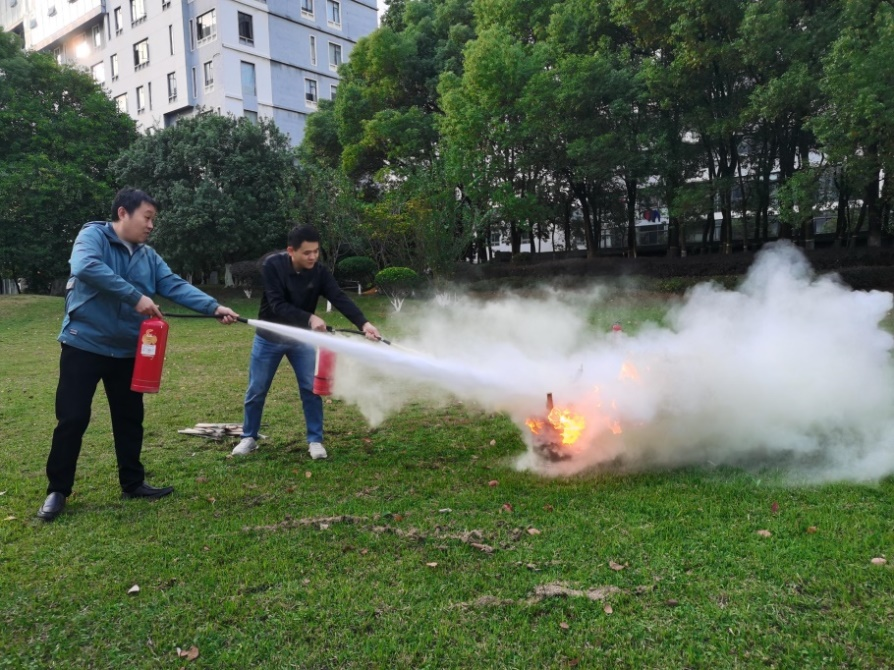 共筑安全防線，照亮前行之路 ——運(yùn)營中心開展年度消防演練活動(dòng)